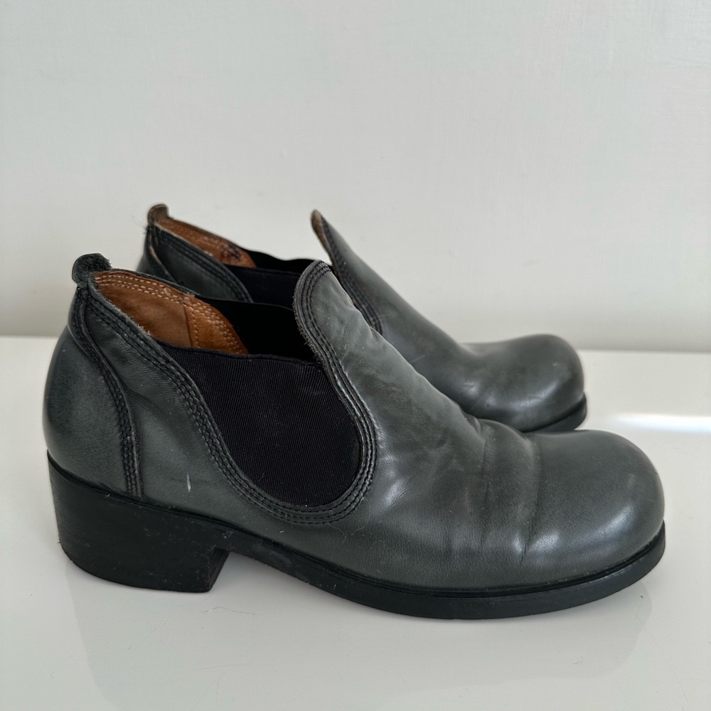 John Fluevog Polish Made Low Cut Chelsea Boots Women’s Size 4 UK / US 6,5 Grey - Picture 2 of 16